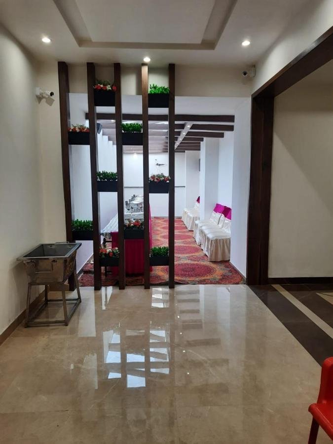 De Manora Homes - Unpretentious Hotel With A Garden , Posh Area Ranjit Avenue Amritsar Exterior photo